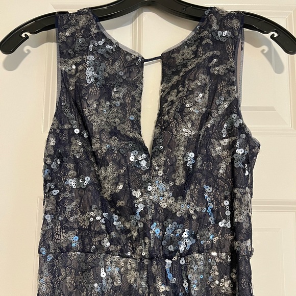BCBGMAXAZRIA Hanna Sleeveless Sequined Gown Size 0 NWT - Picture 4 of 7
